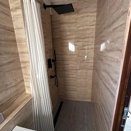 - & 3br Near *