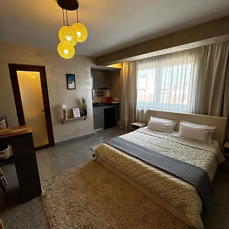 - & 3br Near Apartment Constanta