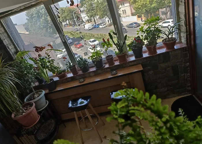 Apartment - & 3br Near