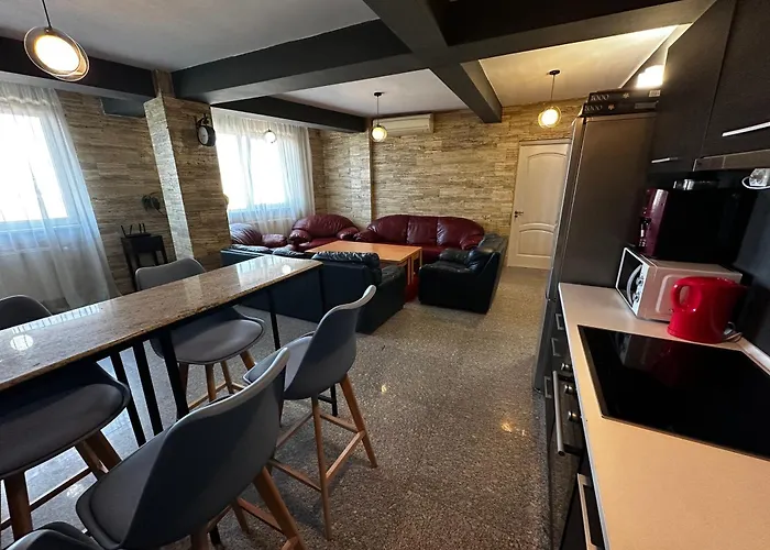 - & 3br Near Apartment