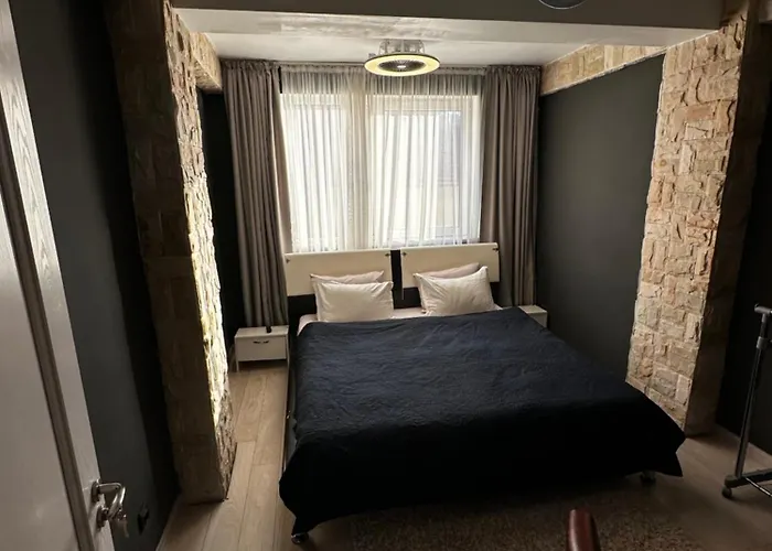 Apartment - & 3br Near