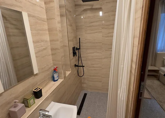 Apartment - & 3br Near Constanta